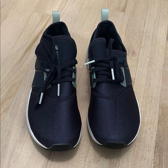 NWOB New Balance Women's FuelCore Nergize Classic Sport V1 Sneaker size 9 - Picture 2 of 7